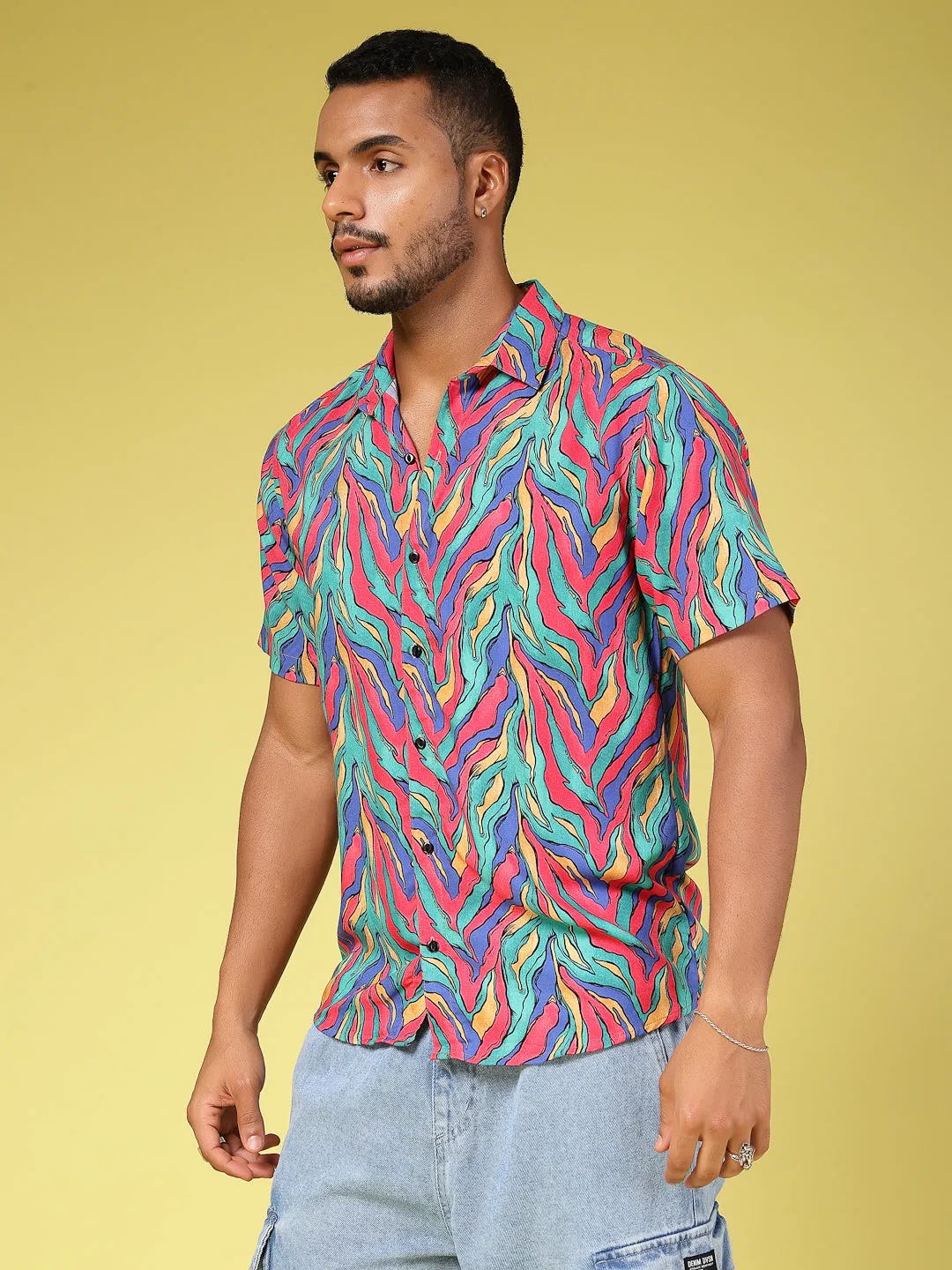 Men's Half Sleeves Abstract Print Shirt